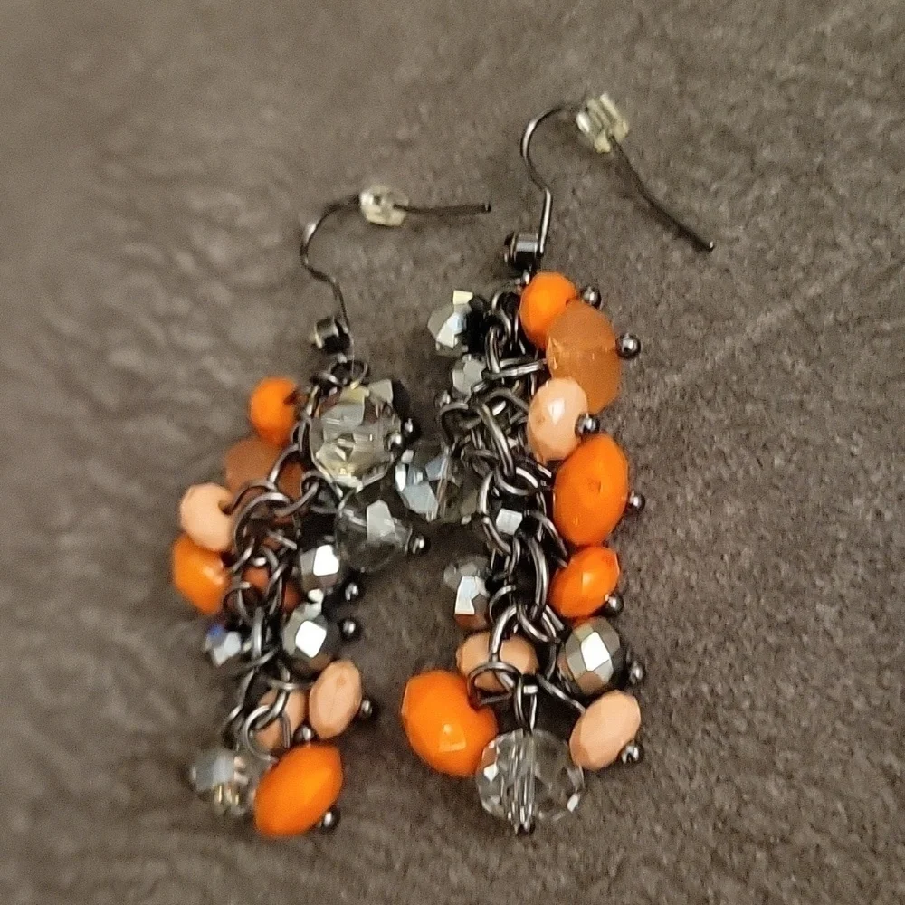 3/$30 VTG Gunmetal Orange Beaded Cluster Dangle Hook Earrings